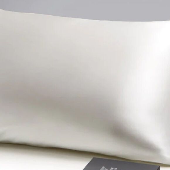 Blissy White Mulberry Silk Pillowcase size Standard with zipper NWT in box - Picture 6 of 7